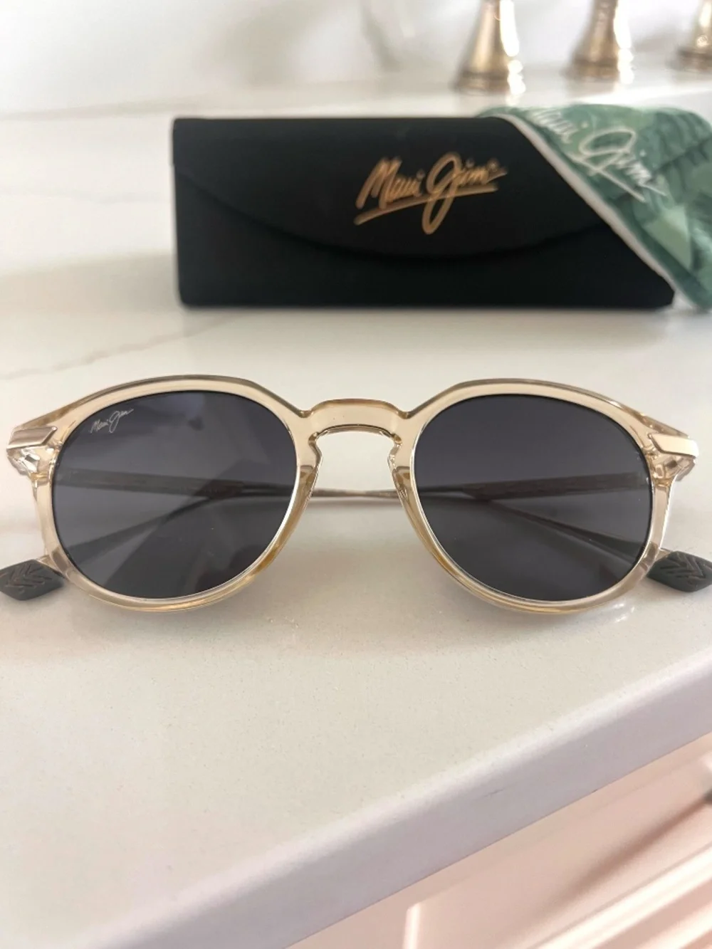 Maui Jim Momi Sunglasses Women Shiny Trans Yellow with Silver/Neutral Grey